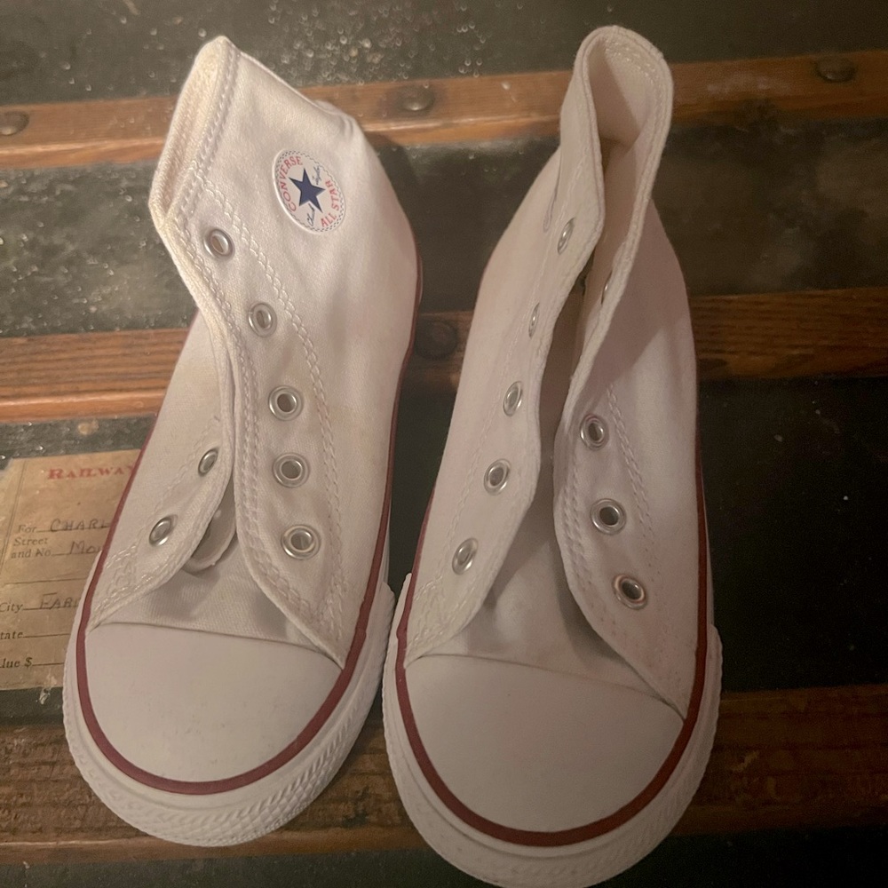 Kids converse sneakers size 10 white NWT